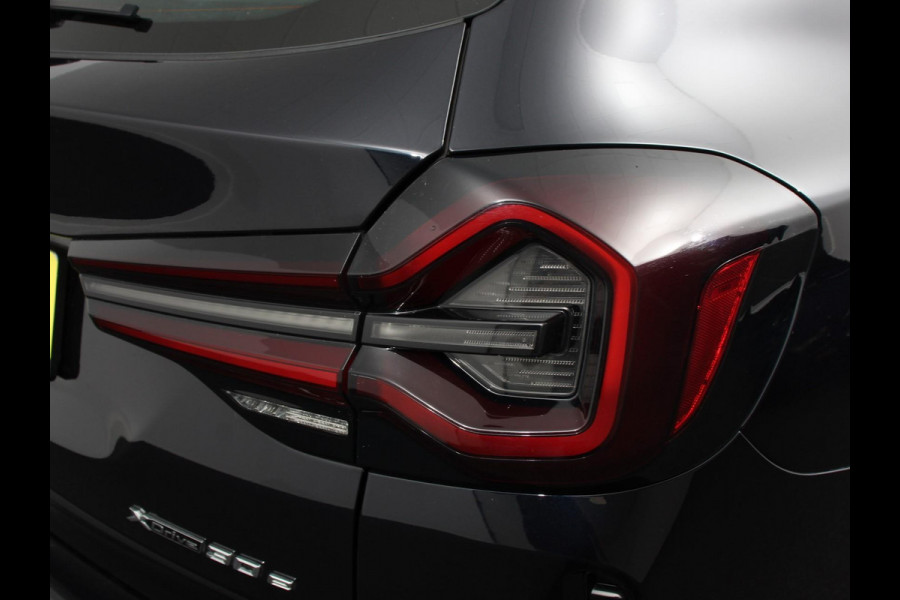 BMW X3 xDrive30e 292pk M-Sport Executive PHEV | Camera | Electrische achterklep | Navigatie | Apple Carplay/Android Auto | Dab | Parkeer sensoren