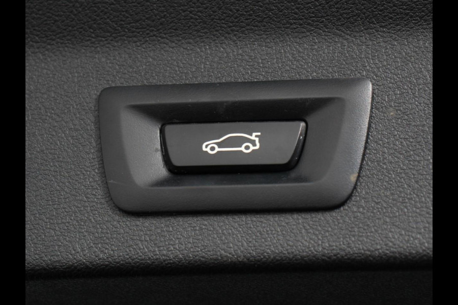 BMW X3 xDrive30e 292pk M-Sport Executive PHEV | Camera | Electrische achterklep | Navigatie | Apple Carplay/Android Auto | Dab | Parkeer sensoren