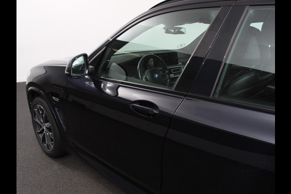 BMW X3 xDrive30e 292pk M-Sport Executive PHEV | Camera | Electrische achterklep | Navigatie | Apple Carplay/Android Auto | Dab | Parkeer sensoren
