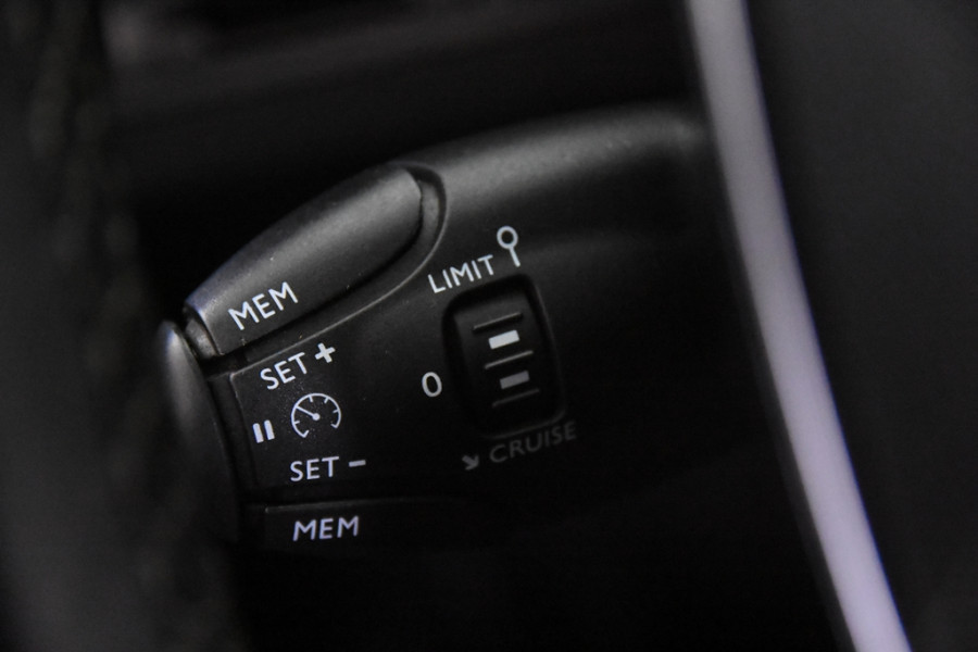 Peugeot 3008 Active *Airco*Climate Control*DAB*Leer*