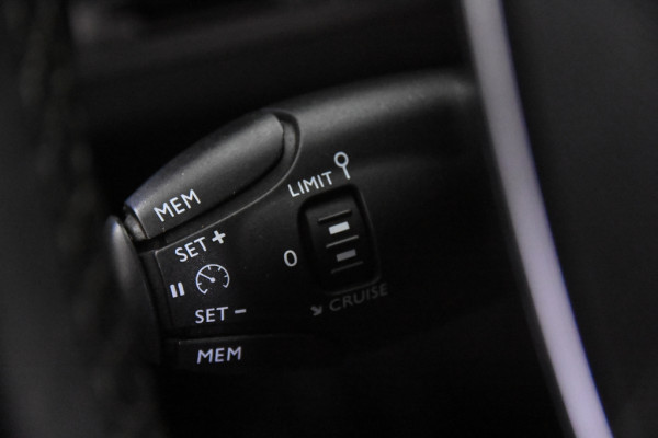 Peugeot 3008 Active *Airco*Climate Control*DAB*Leer*