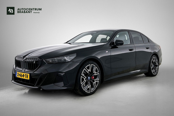 BMW i5 EDrive40 84 kWh M-sport(NL-auto, Harman/Kardon, SfeerV, Stoel V+ K, 360 Camera, Lane Assit, Active Cruise, Etc)