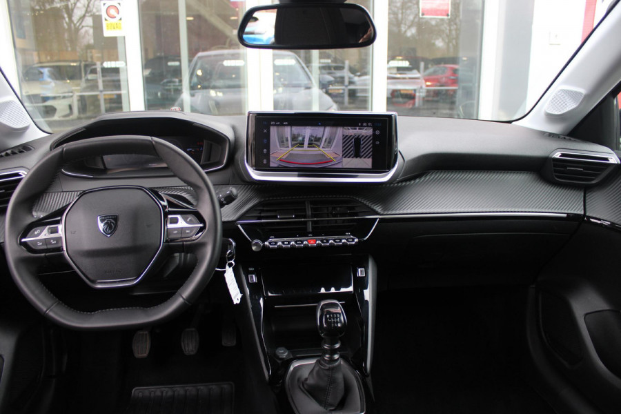 Peugeot 208 1.2 100PK ALLURE | CAMERA VOOR + ACHTER | PARKEERSENSOREN VOOR + ACHTER | DRAADLOZE APPLE CARPLAY/ANDROID AUTO | NAVIGATIE | DODEHOEK DETECTIE | CRUISE CONTROL | DAB+ RADIO | CLIMATE CONTROL | LED KOPLAMPEN |