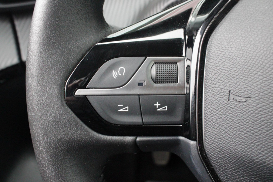 Peugeot 208 1.2 100PK ALLURE | CAMERA VOOR + ACHTER | PARKEERSENSOREN VOOR + ACHTER | DRAADLOZE APPLE CARPLAY/ANDROID AUTO | NAVIGATIE | DODEHOEK DETECTIE | CRUISE CONTROL | DAB+ RADIO | CLIMATE CONTROL | LED KOPLAMPEN |