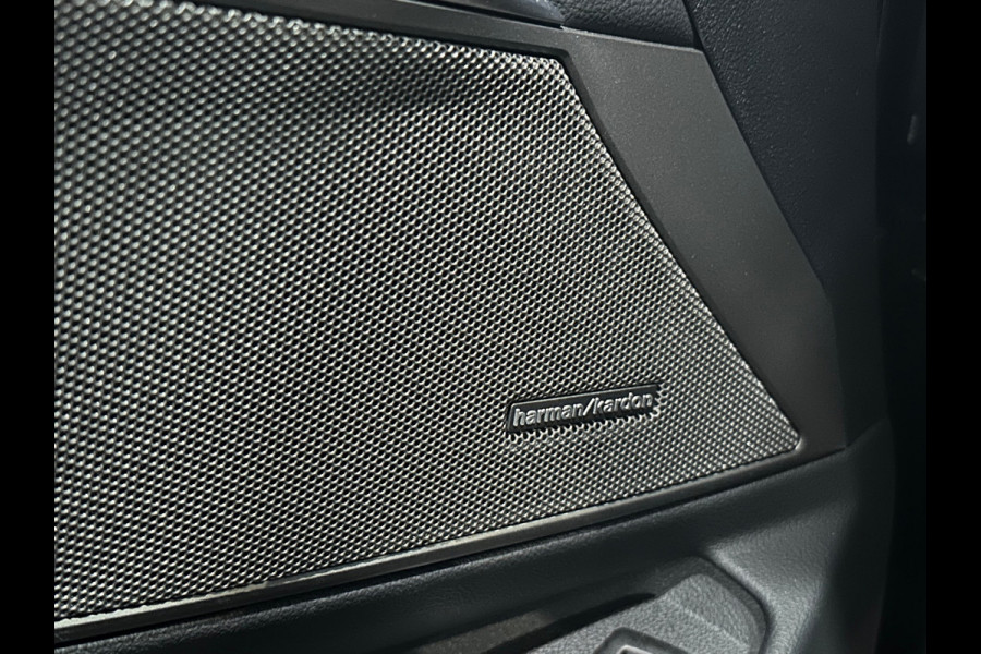 BMW 3 Serie Touring 330e xDrive | PANO | HUD | HARMAN KARDON | SHADOW LINE | TREKHAAK