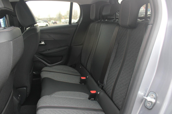 Peugeot 208 1.2 100PK ALLURE | CAMERA VOOR + ACHTER | PARKEERSENSOREN VOOR + ACHTER | DRAADLOZE APPLE CARPLAY/ANDROID AUTO | NAVIGATIE | DODEHOEK DETECTIE | CRUISE CONTROL | DAB+ RADIO | CLIMATE CONTROL | LED KOPLAMPEN |