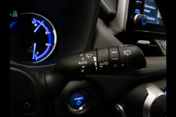 Toyota RAV4 2.5 Hybrid Sport (APPLE CARPLAY,NAVI,CAMERA,CLIMATE,CRUISE,GETINT,LED,SPORTSTOELEN,LM VELGEN,NETTE STAAT)