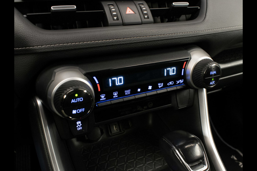 Toyota RAV4 2.5 Hybrid Sport (APPLE CARPLAY,NAVI,CAMERA,CLIMATE,CRUISE,GETINT,LED,SPORTSTOELEN,LM VELGEN,NETTE STAAT)
