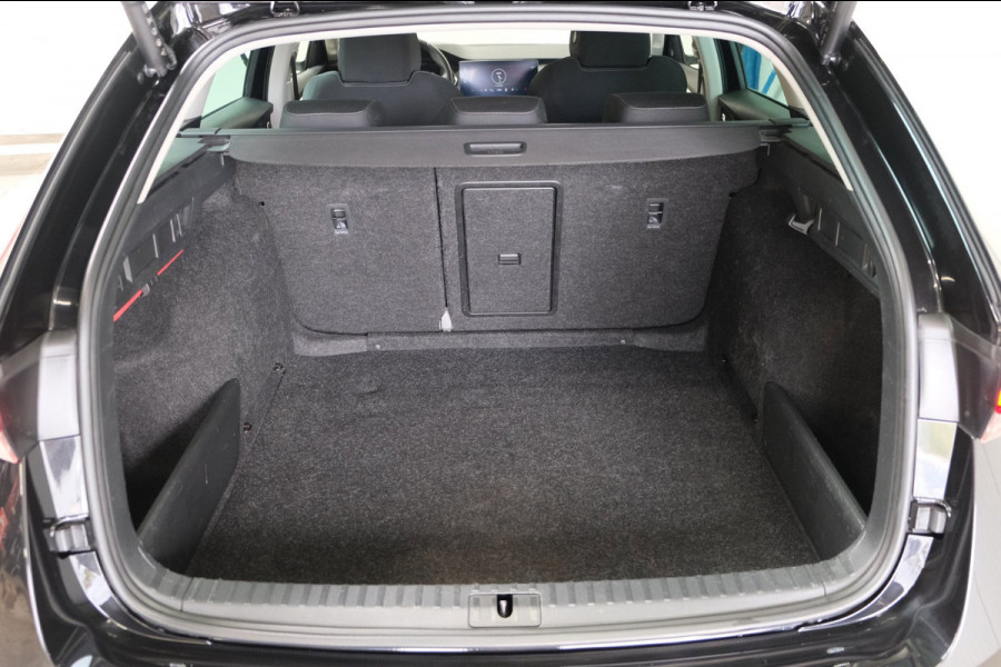 Škoda Octavia Combi 1.0 e-TSI Business Edition Plus Automaat - N.A.P. Airco, Cruise, Navi, PDC, Stoelverwarming, Carplay.