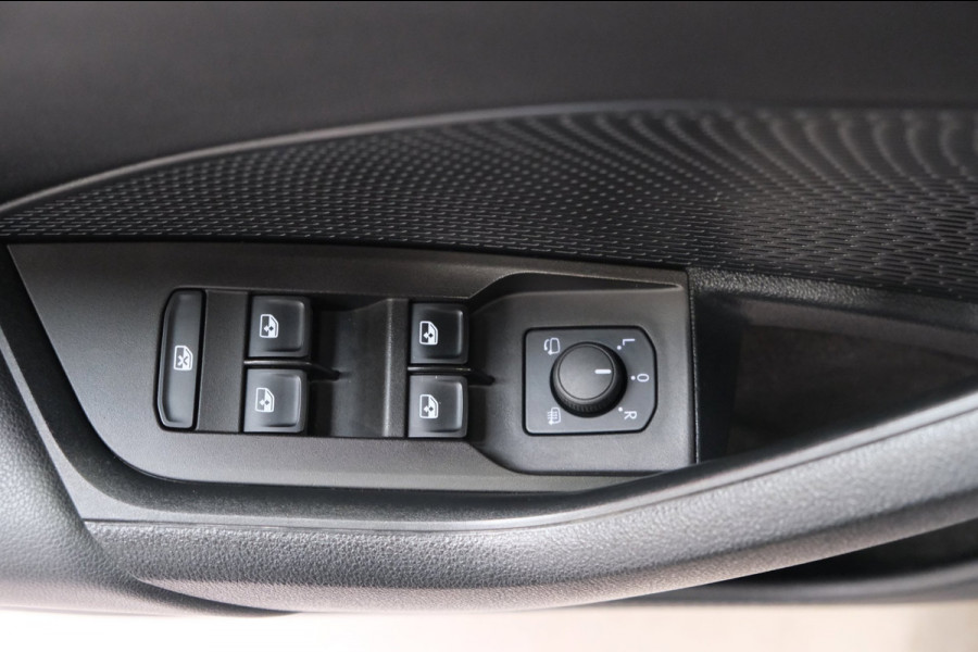 Škoda Octavia Combi 1.0 e-TSI Business Edition Plus Automaat - N.A.P. Airco, Cruise, Navi, PDC, Stoelverwarming, Carplay.