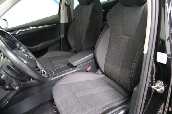 Škoda Octavia Combi 1.0 e-TSI Business Edition Plus Automaat - N.A.P. Airco, Cruise, Navi, PDC, Stoelverwarming, Carplay.