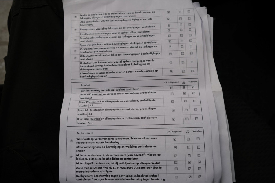 Škoda Octavia Combi 1.0 e-TSI Business Edition Plus Automaat - N.A.P. Airco, Cruise, Navi, PDC, Stoelverwarming, Carplay.