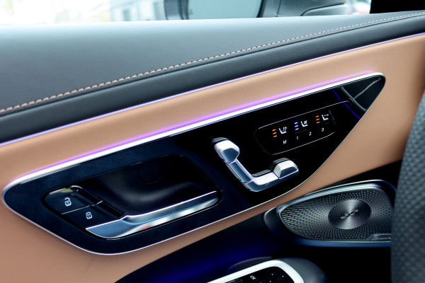 Mercedes-Benz CLE Cabriolet 450 4MATIC AMG Line | Distronic+ | Massage | Nappa Leder | Burmester | Airscarf | Stoelventilatie | HUD | Verwarmd Stuurwiel | Cabriocomfortpakket | Digital Light |