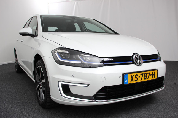 Volkswagen e-Golf | Navigatie | Climate Control Bluetooth | Cruise Control Adaptive | Lichtmetalen Velgen |