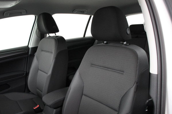 Volkswagen e-Golf | Navigatie | Climate Control Bluetooth | Cruise Control Adaptive | Lichtmetalen Velgen |