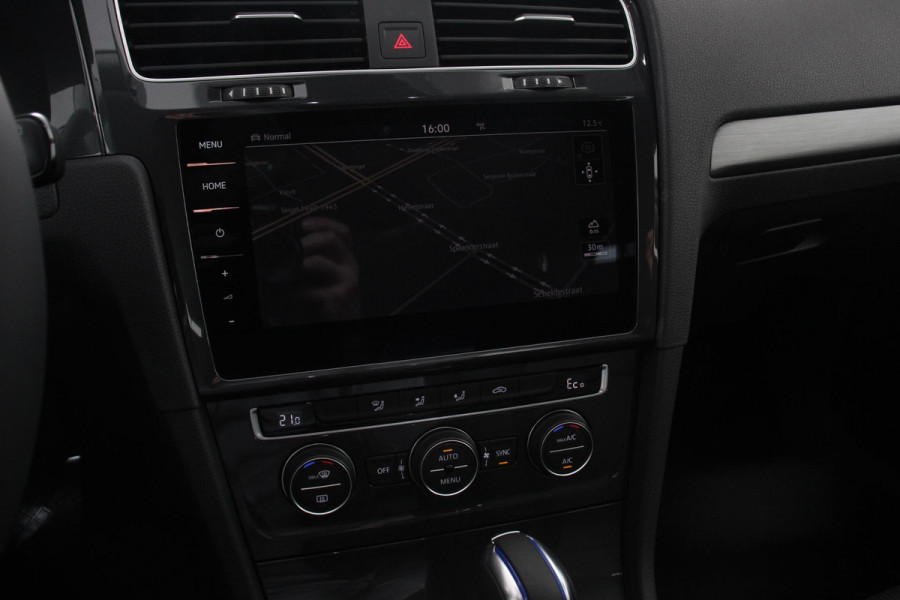 Volkswagen e-Golf | Navigatie | Climate Control Bluetooth | Cruise Control Adaptive | Lichtmetalen Velgen |