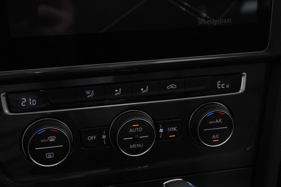 Volkswagen e-Golf | Navigatie | Climate Control Bluetooth | Cruise Control Adaptive | Lichtmetalen Velgen |