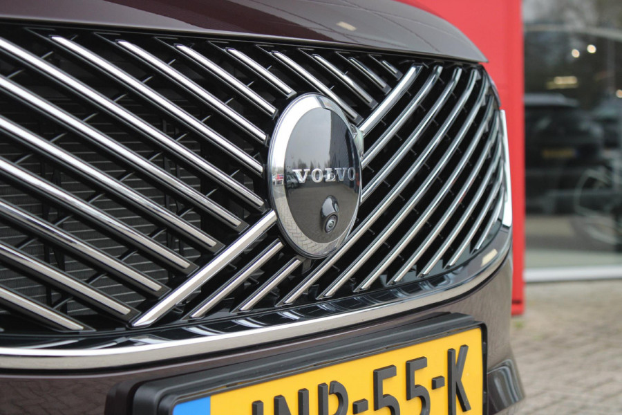 Volvo XC90 2.0 T8 456PK PHEV AWD PLUS BRIGHT | LUCHTVERING VOOR / ACHTER MET FOUR-C SETTINGS  | PANORAMISCH SCHUIF / KANTELDAK | EXTRA GETINT GLAS OP DE ACHTER PORTIEREN | BOWERS & WILKINS HIFI PREMIUM AUDI SYSTEEM INCLUSIEF FRESH AIR SUBWOOFER  | NAVIGATIE SYSTEEM BY GOOGLE MAPS | 360° CAMERA | ELEKTRISCH WEGKLAPBARE TREKHAAK | HEAD-UP DISPLAY | COMFORT STOELEN MET MASAGE FUNCTIE | STOEL VERWARMING EN VENTILATIE | ELEKTRISCH VERSTELBARE COMFORT STOEL MET GEHEUGEN EN ELEKTRISCH VERSTELBARE ZIJWANGEN | GEPERFOREERD NAPPA LEDER BEKLEDING BLOND / CHARCOAL | ACHTERBANK VERWARMING | N