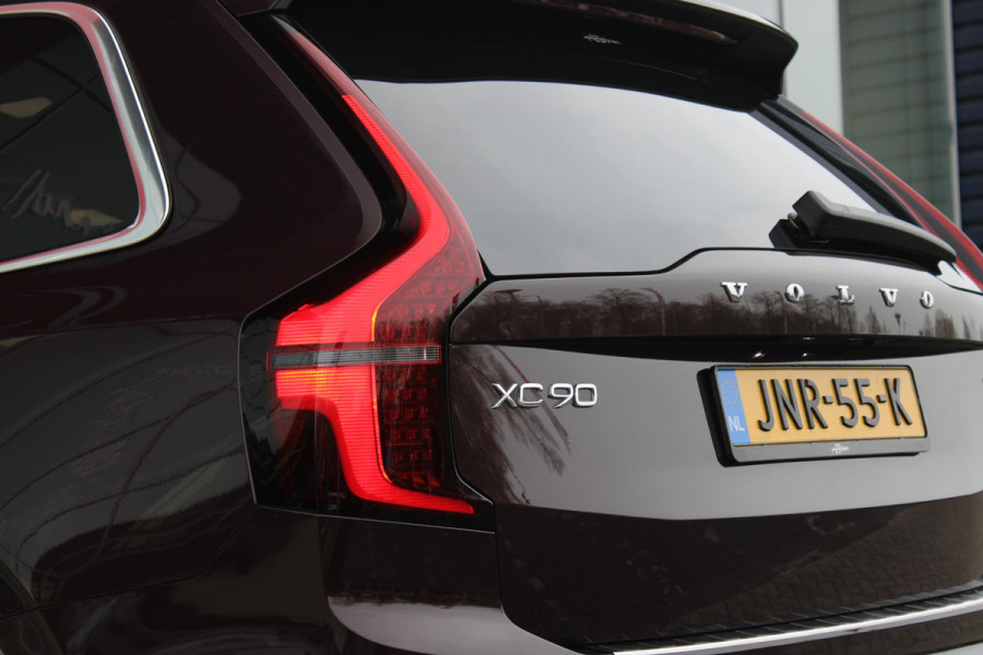 Volvo XC90 2.0 T8 456PK PHEV AWD PLUS BRIGHT | LUCHTVERING VOOR / ACHTER MET FOUR-C SETTINGS  | PANORAMISCH SCHUIF / KANTELDAK | EXTRA GETINT GLAS OP DE ACHTER PORTIEREN | BOWERS & WILKINS HIFI PREMIUM AUDI SYSTEEM INCLUSIEF FRESH AIR SUBWOOFER  | NAVIGATIE SYSTEEM BY GOOGLE MAPS | 360° CAMERA | ELEKTRISCH WEGKLAPBARE TREKHAAK | HEAD-UP DISPLAY | COMFORT STOELEN MET MASAGE FUNCTIE | STOEL VERWARMING EN VENTILATIE | ELEKTRISCH VERSTELBARE COMFORT STOEL MET GEHEUGEN EN ELEKTRISCH VERSTELBARE ZIJWANGEN | GEPERFOREERD NAPPA LEDER BEKLEDING BLOND / CHARCOAL | ACHTERBANK VERWARMING | N