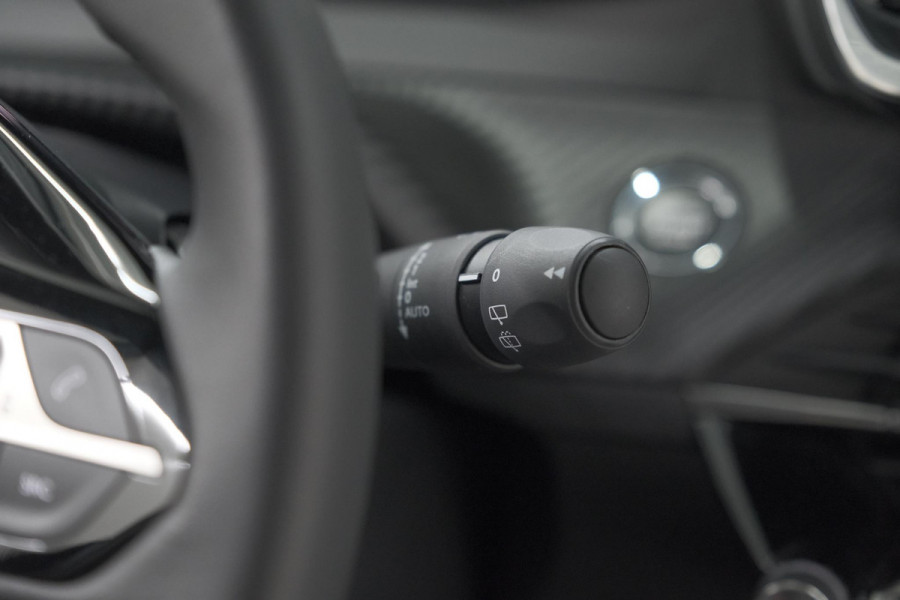 Peugeot 2008 1.2 Hybrid 145 Allure | 360 Camera | Adaptieve Cruise Control | Dodehoekdetectie | Apple Carplay