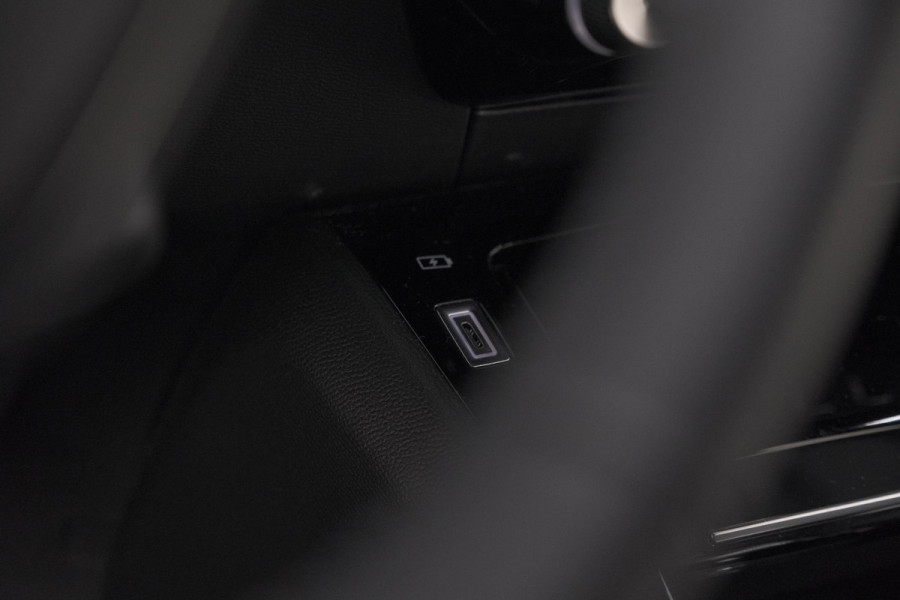 Peugeot 2008 1.2 Hybrid 145 Allure | 360 Camera | Adaptieve Cruise Control | Dodehoekdetectie | Apple Carplay