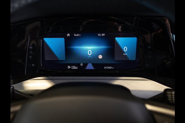 Volkswagen Golf 1.0 TSI Life / 110pk / Stoel en stuur verwarming / Achteruitrij camera / Navigatie /