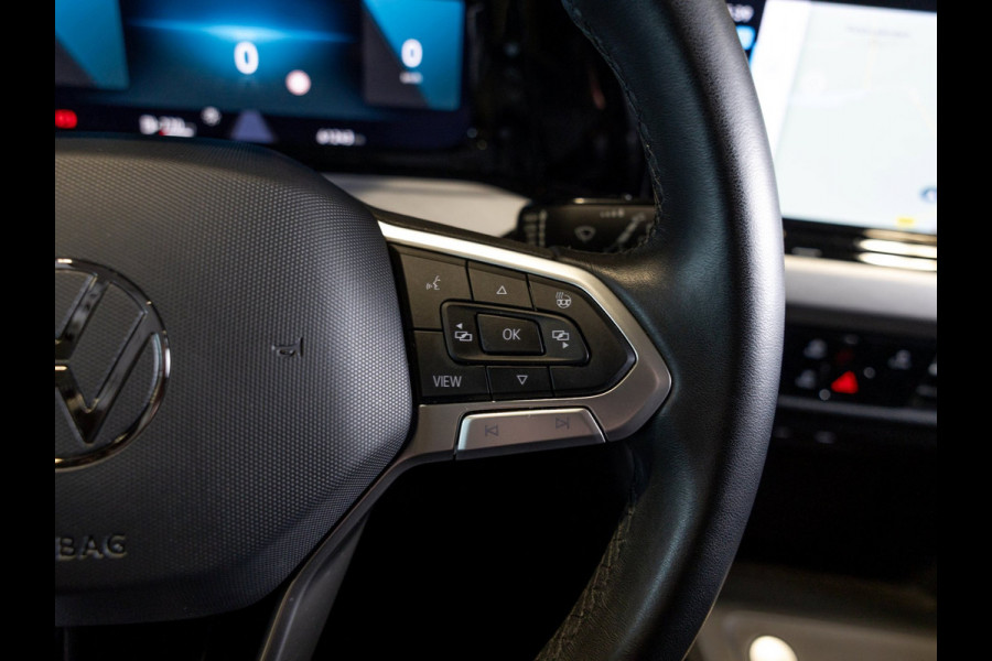 Volkswagen Golf 1.0 TSI Life / 110pk / Stoel en stuur verwarming / Achteruitrij camera / Navigatie /