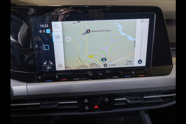 Volkswagen Golf 1.0 TSI Life / 110pk / Stoel en stuur verwarming / Achteruitrij camera / Navigatie /