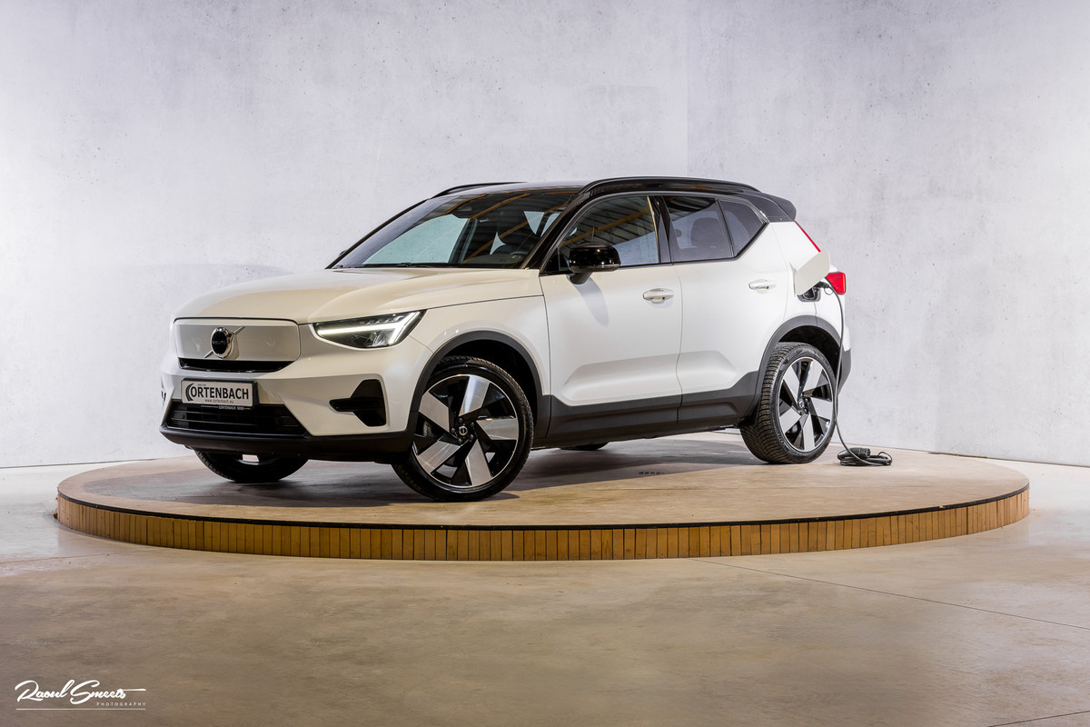 Volvo XC40 Recharge Plus 70 kWh | Adaptieve cruise | Blis | 20 Inch | Full LED |