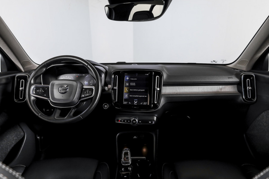 Volvo XC40 1.5 T5 Recharge Inscription - Automaat | Dig. Cockpit | Adapt. Cruise | Winterpakket | PDC | Camera | NAV + App. Connect | ECC | Elek. Klep | Afn. Trekhaak | LM 19" |