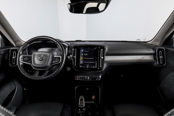 Volvo XC40 1.5 T5 Recharge Inscription - Automaat | Dig. Cockpit | Adapt. Cruise | Winterpakket | PDC | Camera | NAV + App. Connect | ECC | Elek. Klep | Afn. Trekhaak | LM 19" |