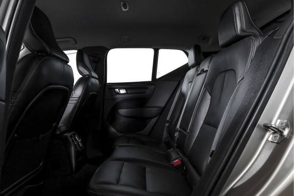 Volvo XC40 1.5 T5 Recharge Inscription - Automaat | Dig. Cockpit | Adapt. Cruise | Winterpakket | PDC | Camera | NAV + App. Connect | ECC | Elek. Klep | Afn. Trekhaak | LM 19" |