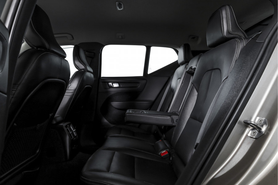 Volvo XC40 1.5 T5 Recharge Inscription - Automaat | Dig. Cockpit | Adapt. Cruise | Winterpakket | PDC | Camera | NAV + App. Connect | ECC | Elek. Klep | Afn. Trekhaak | LM 19" |