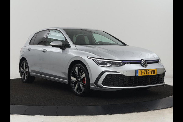 Volkswagen Golf 1.4 eHybrid GTE | SOH 92,6% | Stoelverwarming | Trekhaak | Carplay | Adaptive cruise | 18'' | Sportstoelen | Navigatie | Sfeerverlichting | Climate control | Parkeerhulp | PHEV | Plug In