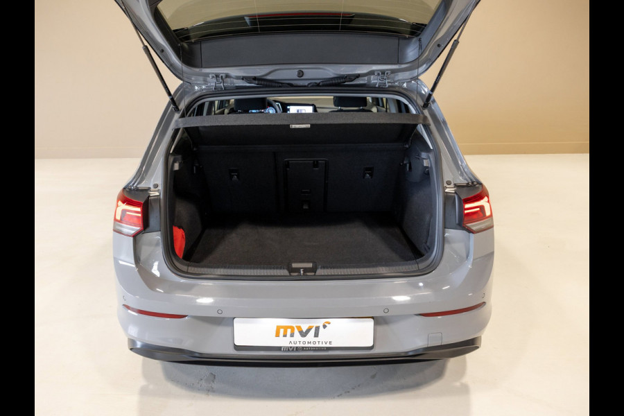 Volkswagen Golf 1.0 TSI Life / 110pk / Adaptieve cruise control / Apple CarPlay / Getint glas /