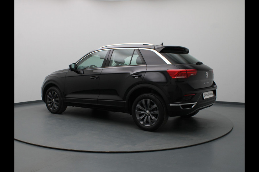Volkswagen T-Roc TSI Style Business 115pk Adapt. Cruise | Carplay | Navi | Parkeersens. v+a