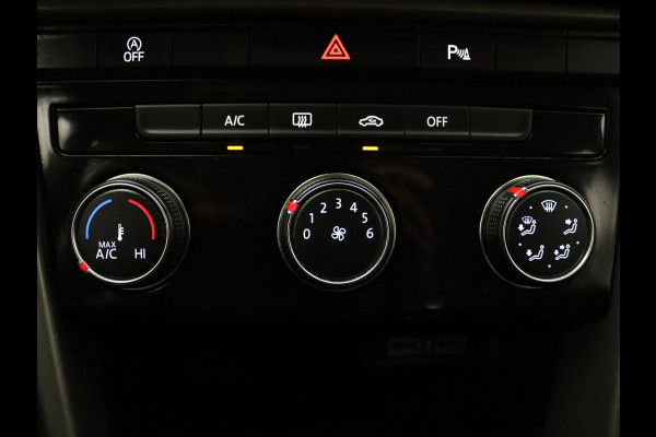 Volkswagen T-Roc TSI Style Business 115pk Adapt. Cruise | Carplay | Navi | Parkeersens. v+a