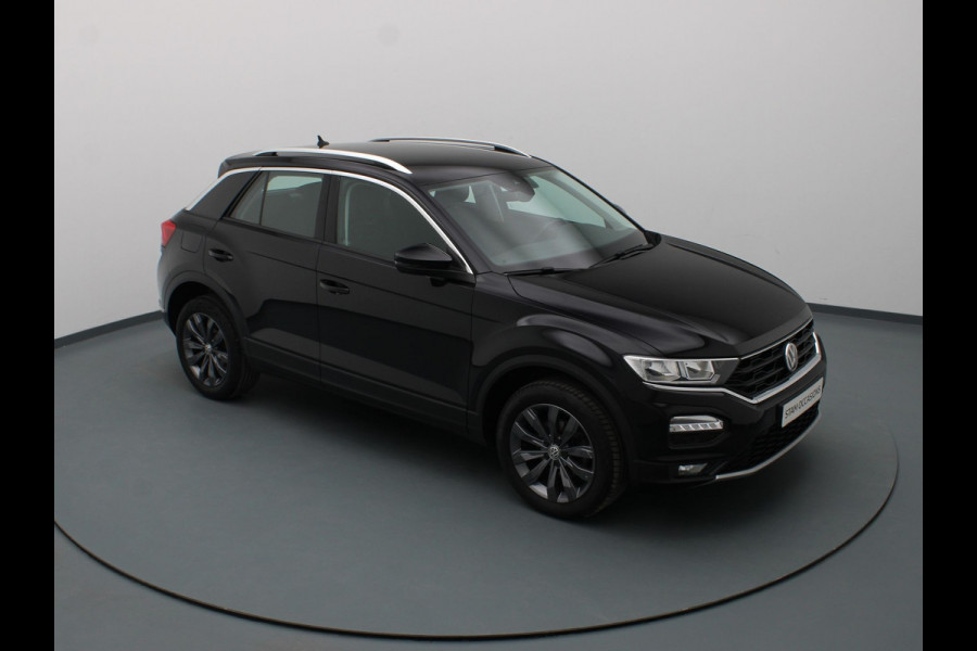 Volkswagen T-Roc TSI Style Business 115pk Adapt. Cruise | Carplay | Navi | Parkeersens. v+a