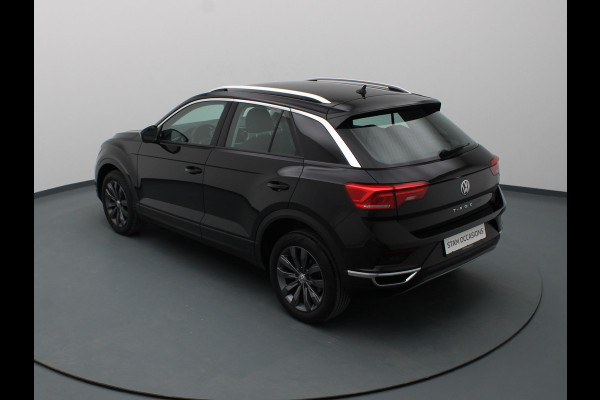 Volkswagen T-Roc TSI Style Business 115pk Adapt. Cruise | Carplay | Navi | Parkeersens. v+a