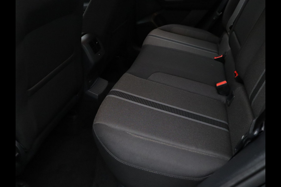 Volkswagen T-Roc TSI Style Business 115pk Adapt. Cruise | Carplay | Navi | Parkeersens. v+a