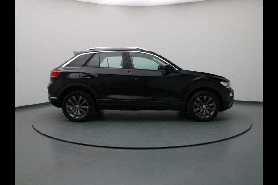 Volkswagen T-Roc TSI Style Business 115pk Adapt. Cruise | Carplay | Navi | Parkeersens. v+a