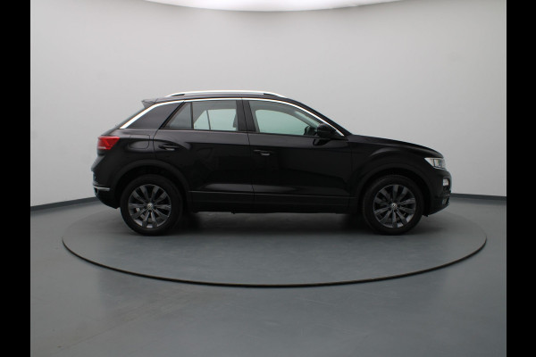Volkswagen T-Roc TSI Style Business 115pk Adapt. Cruise | Carplay | Navi | Parkeersens. v+a