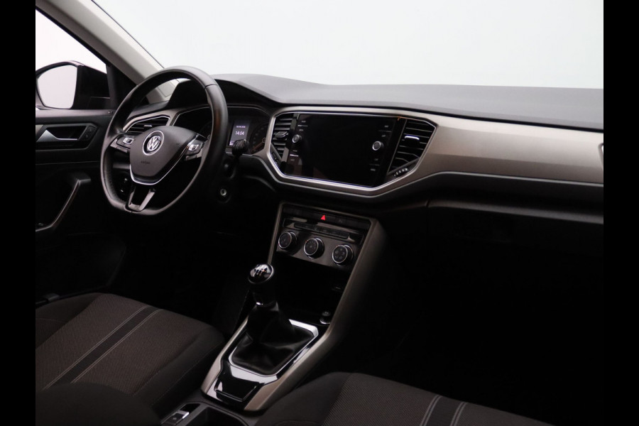 Volkswagen T-Roc TSI Style Business 115pk Adapt. Cruise | Carplay | Navi | Parkeersens. v+a