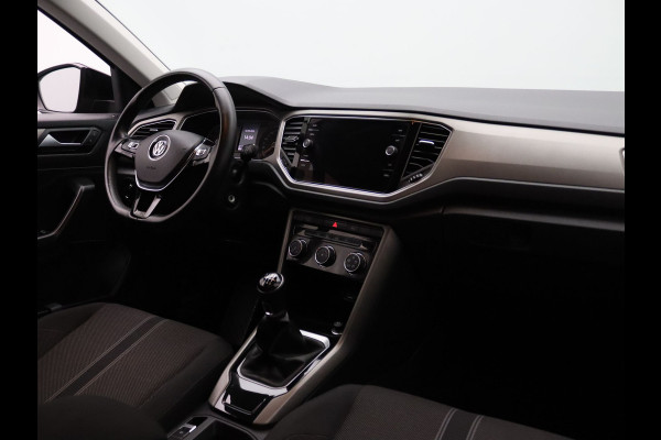 Volkswagen T-Roc TSI Style Business 115pk Adapt. Cruise | Carplay | Navi | Parkeersens. v+a