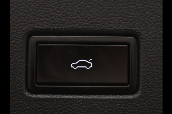 Volkswagen T-Roc TSI Style Business 115pk Adapt. Cruise | Carplay | Navi | Parkeersens. v+a