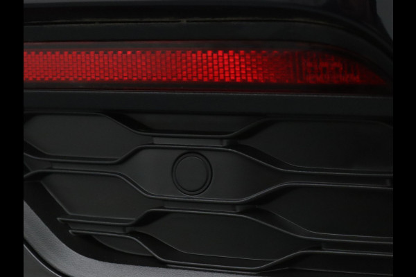 Volkswagen T-Roc TSI Style Business 115pk Adapt. Cruise | Carplay | Navi | Parkeersens. v+a