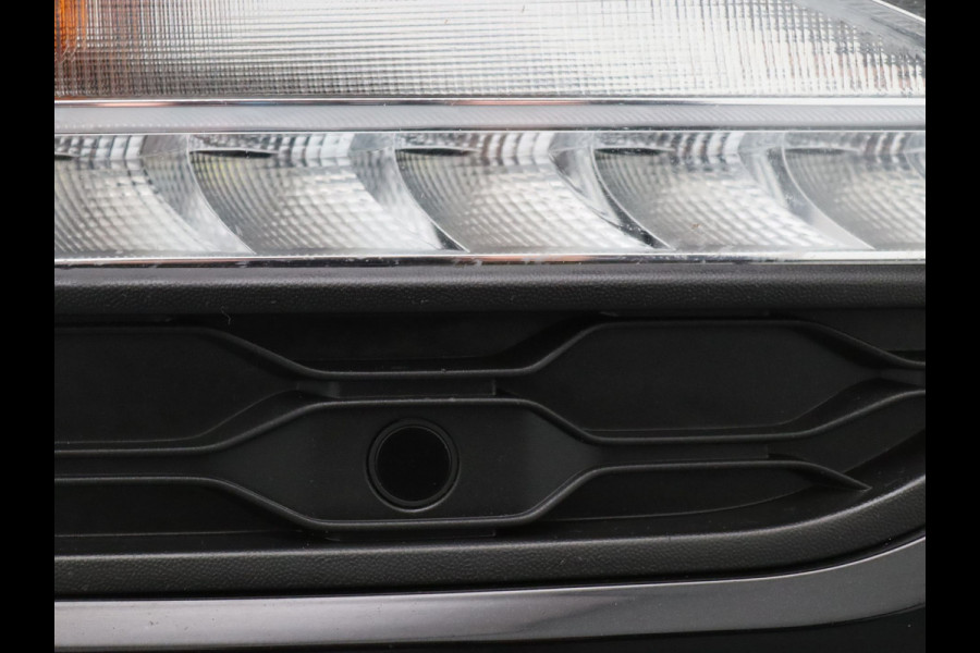 Volkswagen T-Roc TSI Style Business 115pk Adapt. Cruise | Carplay | Navi | Parkeersens. v+a