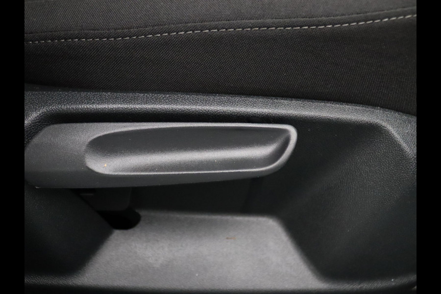 Volkswagen T-Roc TSI Style Business 115pk Adapt. Cruise | Carplay | Navi | Parkeersens. v+a