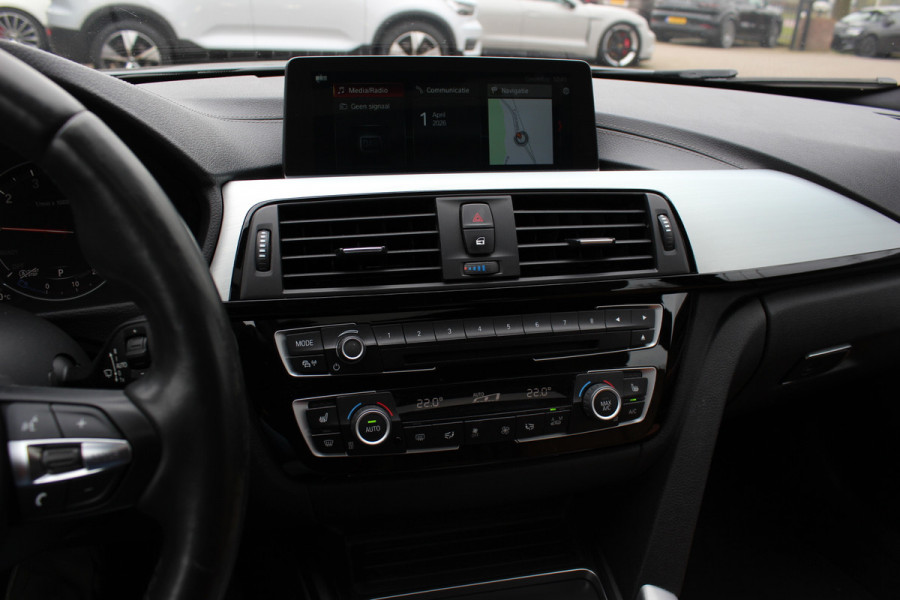 BMW 4 Serie Gran Coupé 418i High Exe. M Sport / Trekhaak / Schuifdak / 360Camera / 18'' / Navigatie / Dodehoek / DAB / Cruise Control / Getint glas / Stoelverwarming