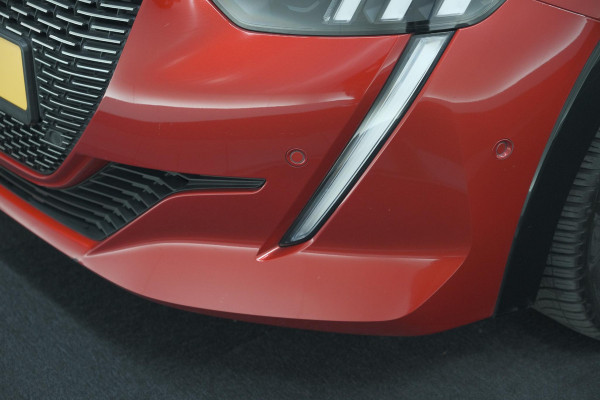 Peugeot 208 PureTech 130 EAT8 GT | Panoramadak | Camera | Apple Carplay | Stoelverwarming